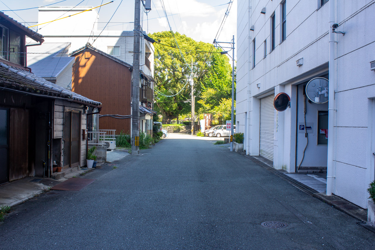 紺屋阿弥陀寺町の通り