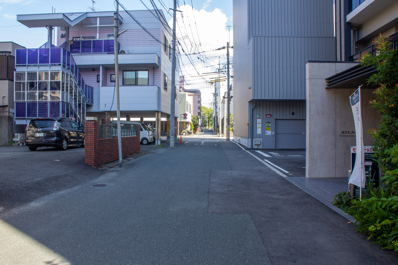 西阿弥陀寺町の通り