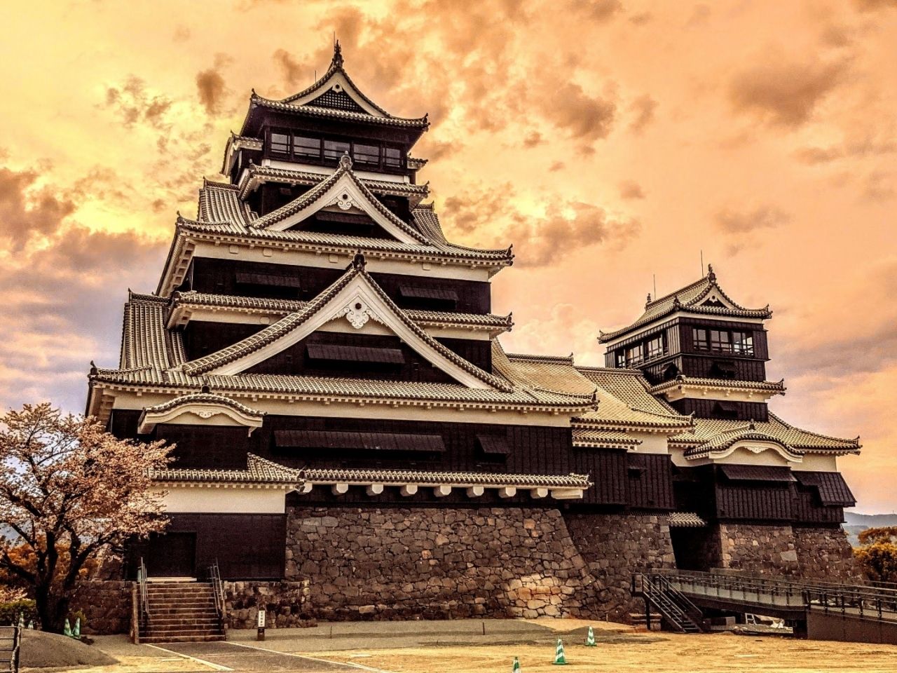 夕焼け時の熊本城