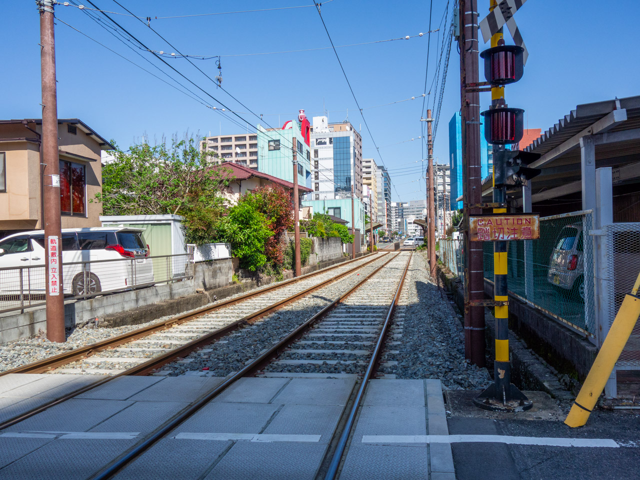 塩屋町裏一番丁の真ん中を通る市電線路